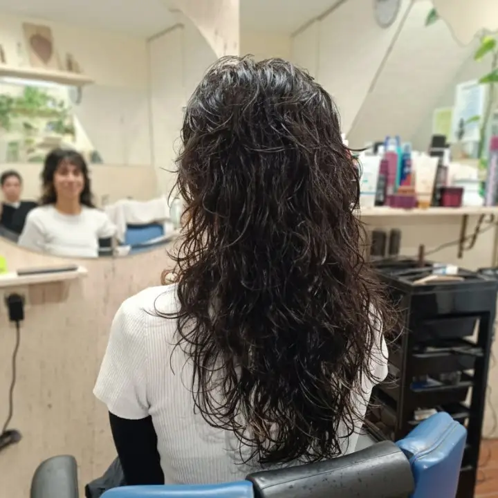 Melena larga con ondas